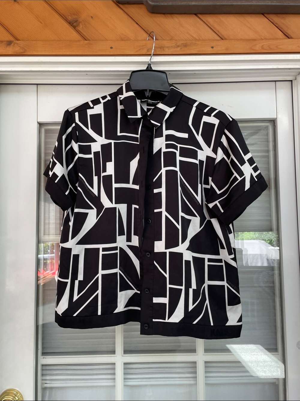 Woman’s Black & White Geometric Short-Sleeve Shirt
